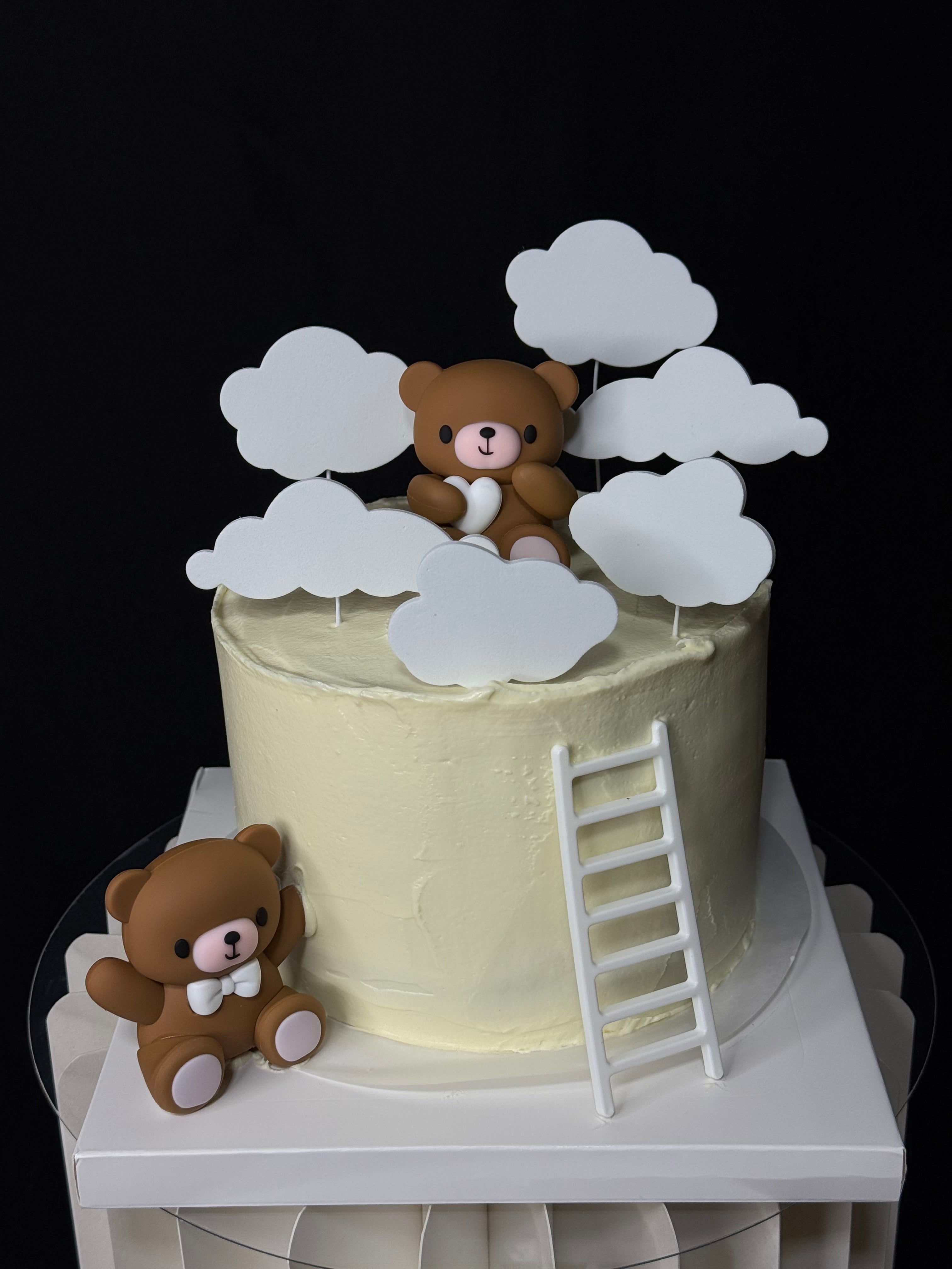 Custom Design Cake ￼